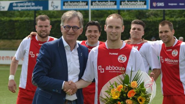 Frank Strijker 200 wedstrijden in HZVV 1