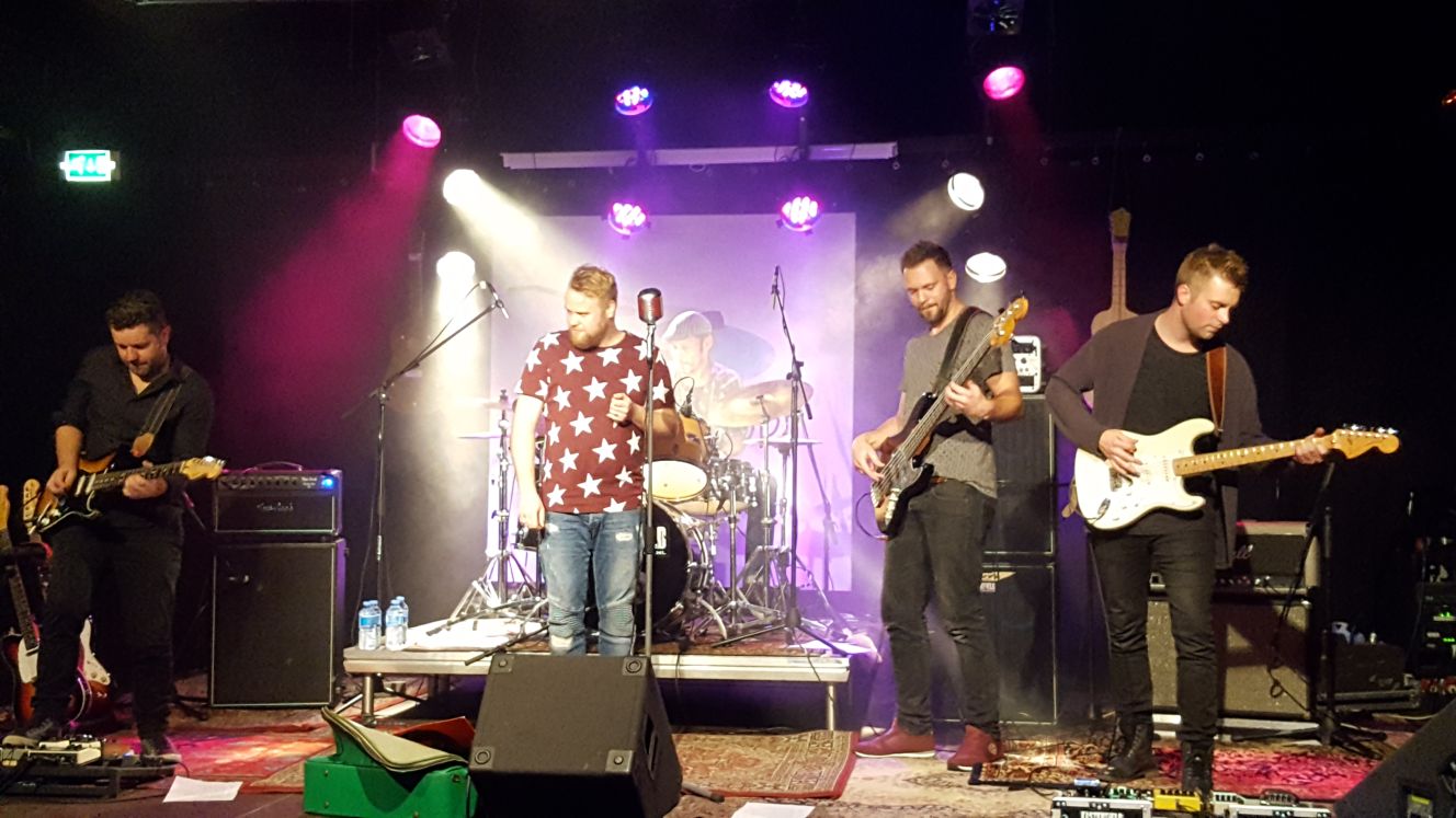 Live optreden Easterfield gaat niet door !!